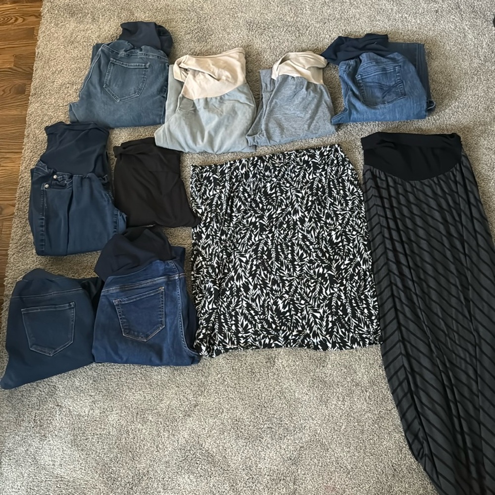 10 piece maternity lot sz Large